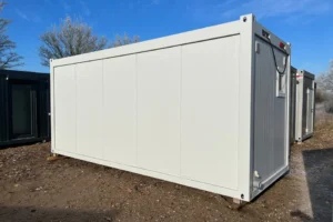 Modulo Sanitario 6×2,44 m con 5 WC
