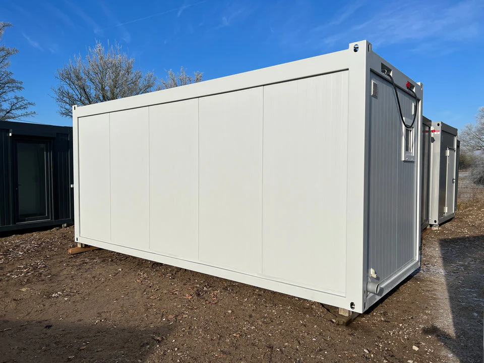 Modulo Sanitario 6×2,44 m con 5 WC